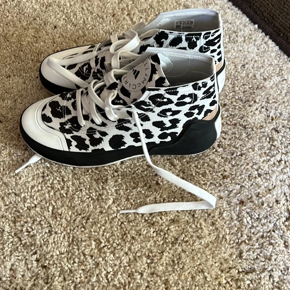 Stella McCartney training primegreen shoes new with tags no box . Never worn - Picture 2 of 4